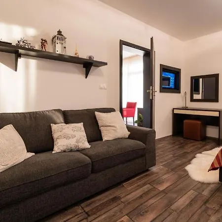 261 Бешенёва