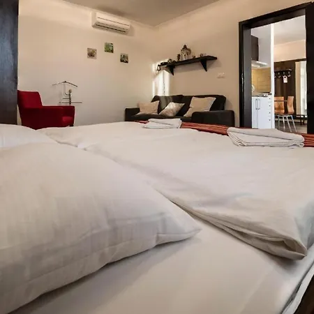 261 Апартаменты *